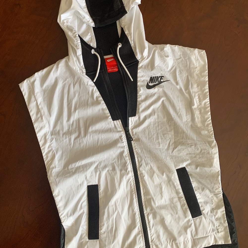 Nike Vest - Black & White - Small